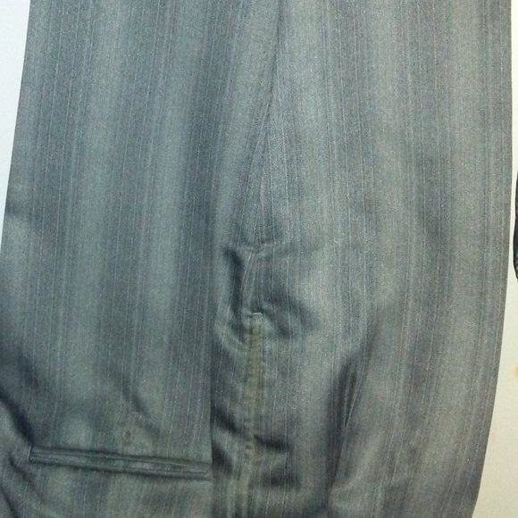 J. Vital Suit - Picture 3 of 4